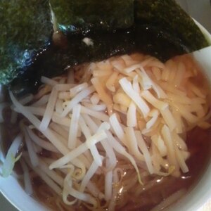 トッピングで美味しさ倍増♪　海苔チーズラーメン